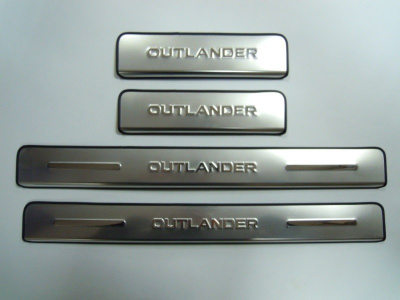 Mitsubishi Outlander (07–12) Накладки на дверные пороги с логотипом, нерж.
